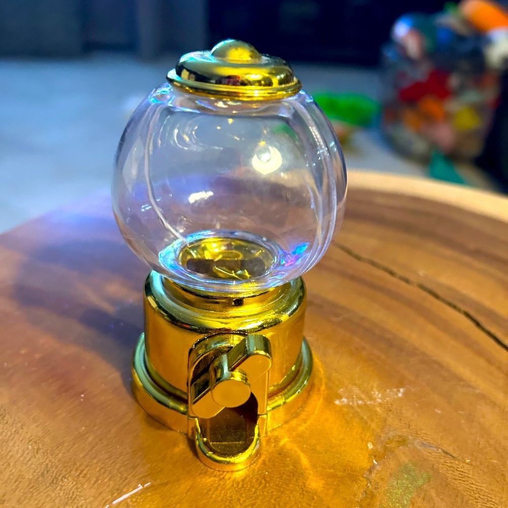 Mini gold gumball machine